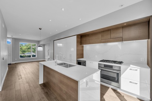 7478 Granville Street, Vancouver, BC 