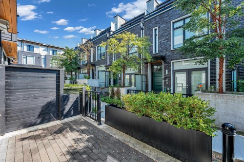 7478 Granville Street, Vancouver, BC 