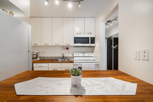 101-550 7Th Avenue E, Vancouver, BC 