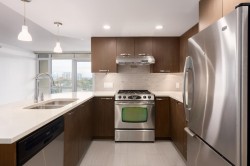 1210-6888 Cooney Road  Richmond, BC V6Y 0E1