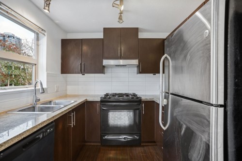 206-700 Klahanie Drive, Port Moody, BC 