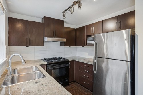 206-700 Klahanie Drive, Port Moody, BC 