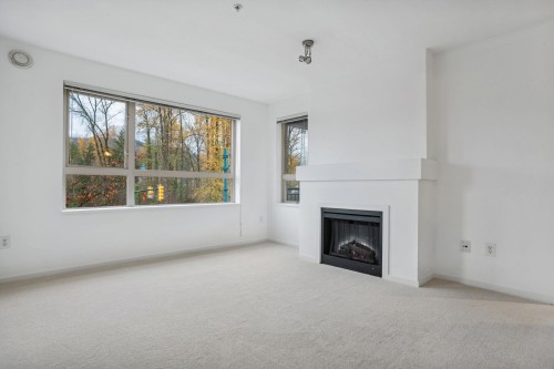 206-700 Klahanie Drive, Port Moody, BC 