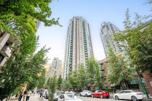 304-939 Homer Street, Vancouver, BC 
