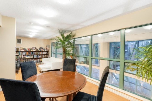 304-939 Homer Street, Vancouver, BC 