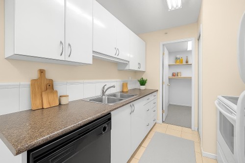 304-939 Homer Street, Vancouver, BC 