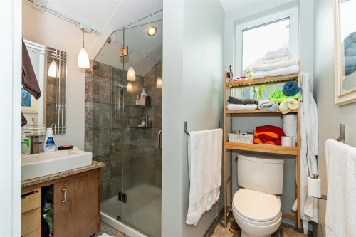 419 23Rd Avenue E, Vancouver, BC 