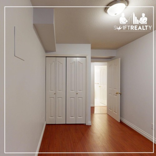 Gl-3818 Michener Way, North Vancouver, BC 