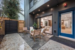 2-273 17th Avenue W Vancouver, BC V5Y 1Z9