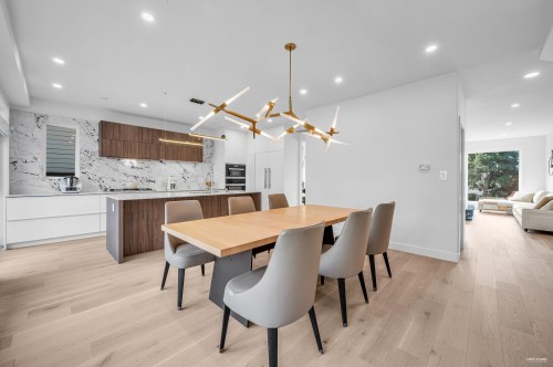 2175 Kings Avenue, West Vancouver, BC 