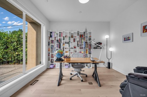 2175 Kings Avenue, West Vancouver, BC 