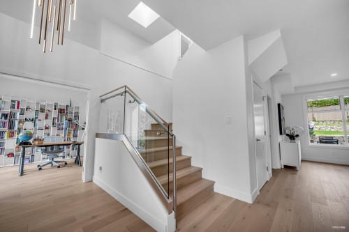 2175 Kings Avenue, West Vancouver, BC 