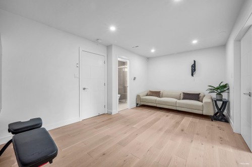 2175 Kings Avenue, West Vancouver, BC 