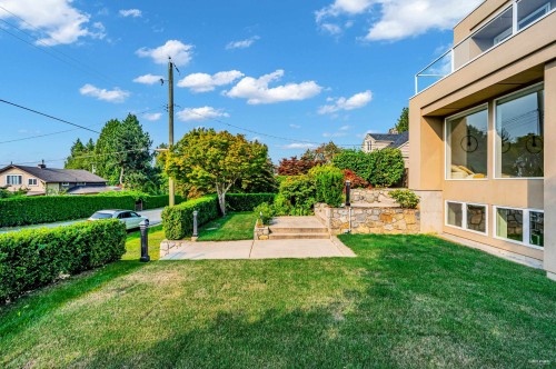 2175 Kings Avenue, West Vancouver, BC 