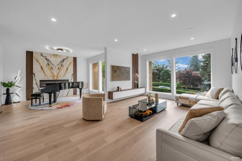 2175 Kings Avenue, West Vancouver, BC 