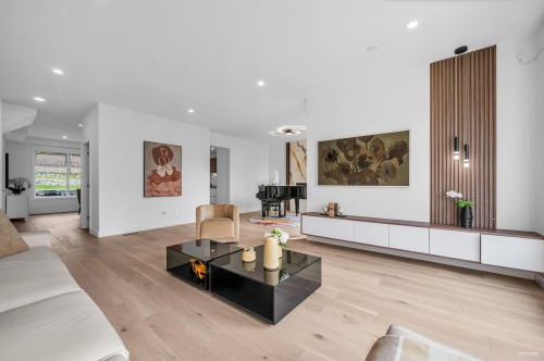 2175 Kings Avenue, West Vancouver, BC 