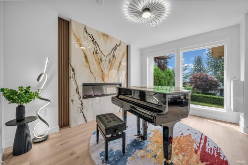 2175 Kings Avenue, West Vancouver, BC 