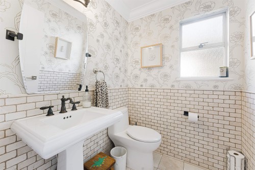 3968 Frames Place, North Vancouver, BC 