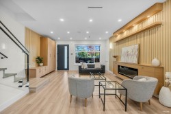 1-2705 3rd Avenue E Vancouver, BC V5M 1H3