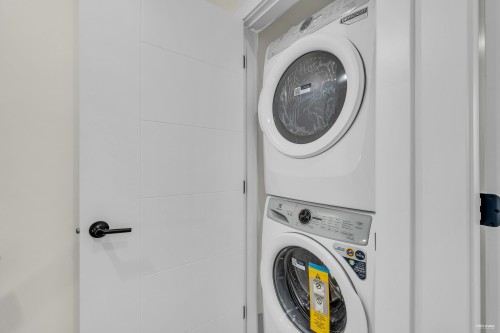 2-2705 3Rd Avenue E, Vancouver, BC 