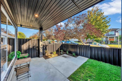 2-2705 3Rd Avenue E, Vancouver, BC 