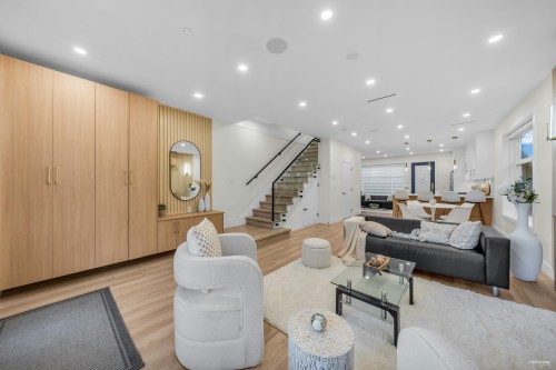 2-2705 3Rd Avenue E, Vancouver, BC 