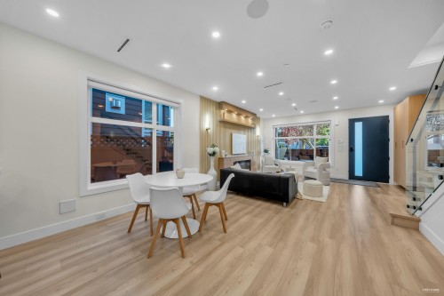 2-2705 3Rd Avenue E, Vancouver, BC 