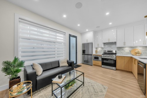 2-2705 3Rd Avenue E, Vancouver, BC 