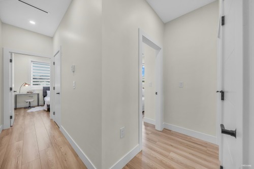 2-2703 3Rd Avenue E, Vancouver, BC 