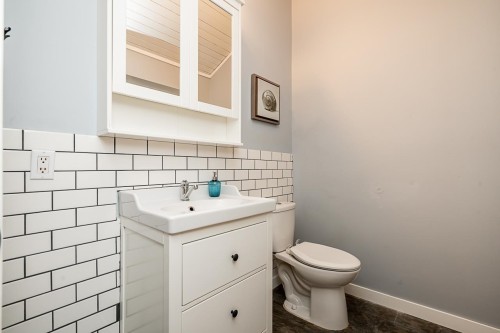 25745 Lougheed Highway, Maple Ridge, BC 