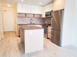 517-8850 University Crescent Crescent  Burnaby, BC V5A 0C8