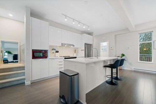 1904-11295 Pazarena Place, Maple Ridge, BC 