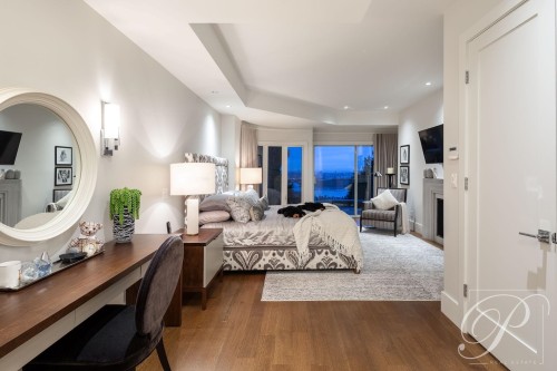 2336 Folkestone Way, West Vancouver, BC 