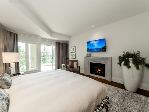 2336 Folkestone Way, West Vancouver, BC 
