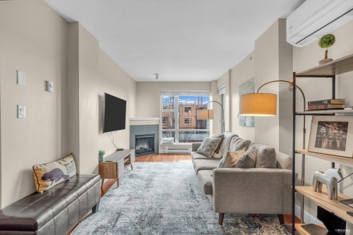 412-3811 Hastings Street, Burnaby, BC 