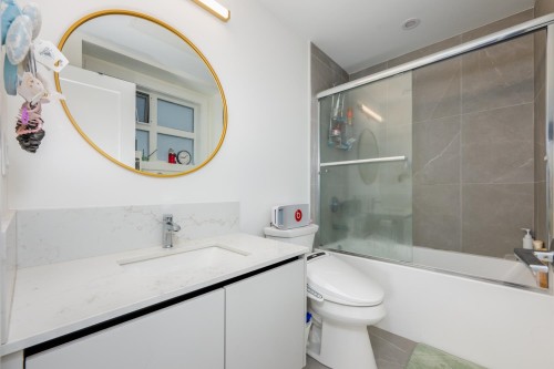 18-9633 Steveston Highway, Richmond, BC 