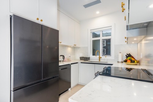 18-9633 Steveston Highway, Richmond, BC 