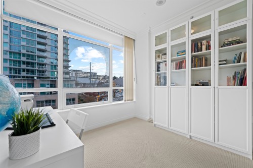 502-172 Victory Ship Way, North Vancouver, BC 