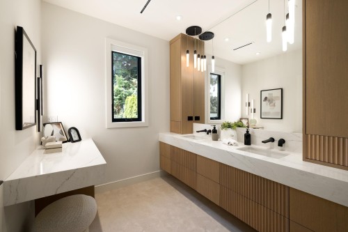 1385 19Th Street, West Vancouver, BC 