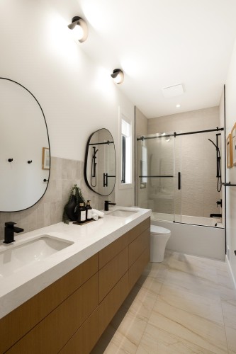 1385 19Th Street, West Vancouver, BC 