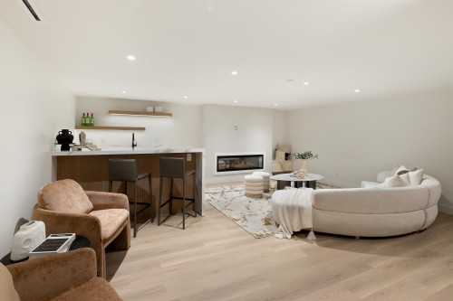 1385 19Th Street, West Vancouver, BC 