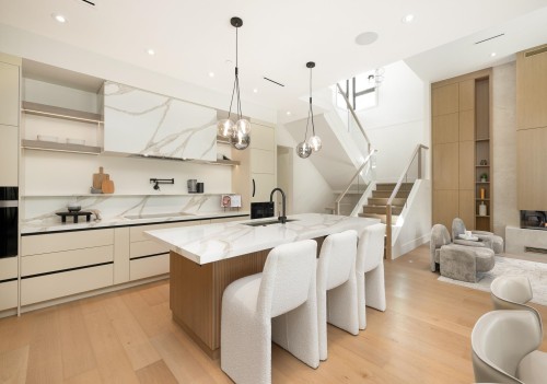 1385 19Th Street, West Vancouver, BC 