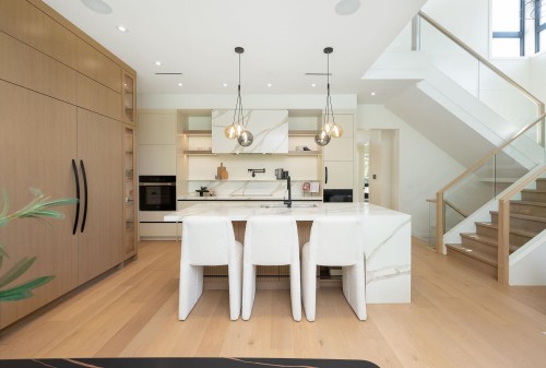 1385 19Th Street, West Vancouver, BC 