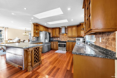 2731 Daybreak Avenue, Coquitlam, BC 