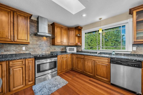 2731 Daybreak Avenue, Coquitlam, BC 