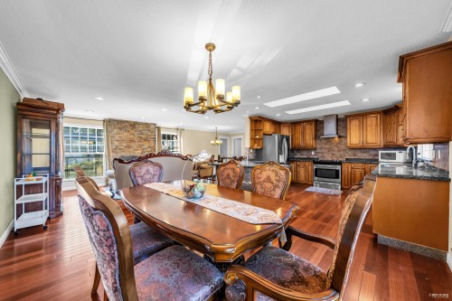 2731 Daybreak Avenue, Coquitlam, BC 