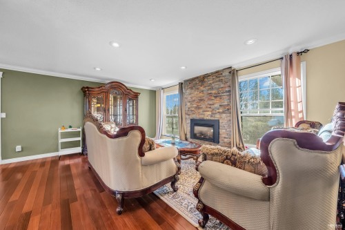 2731 Daybreak Avenue, Coquitlam, BC 