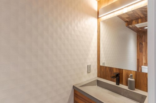 139 Alexander St, Vancouver, BC 