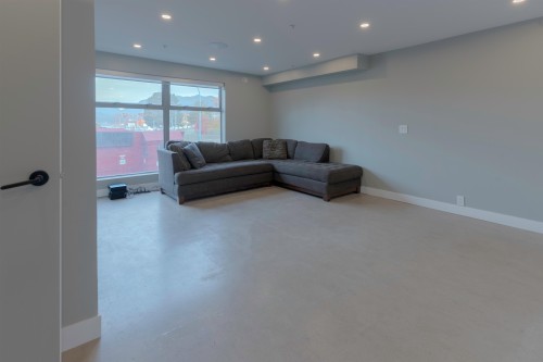 139 Alexander St, Vancouver, BC 