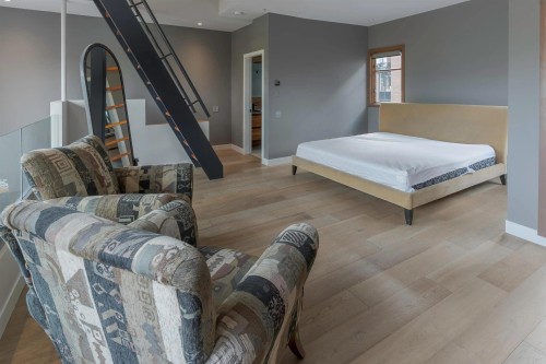 139 Alexander St, Vancouver, BC 